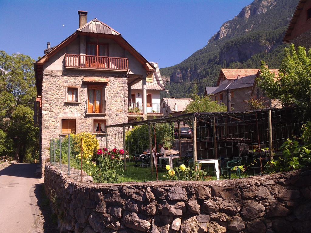 Pension Pallaruelo Saravillo Szoba fotó