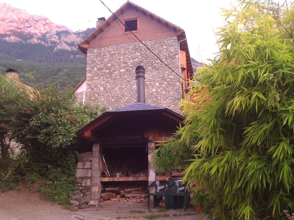 Pension Pallaruelo Saravillo Kültér fotó
